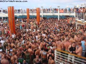 Dog Tag Tea Dance (Militaire) - Notre 24eme croisière Atlantis (à bord du Freedom of the Seas)