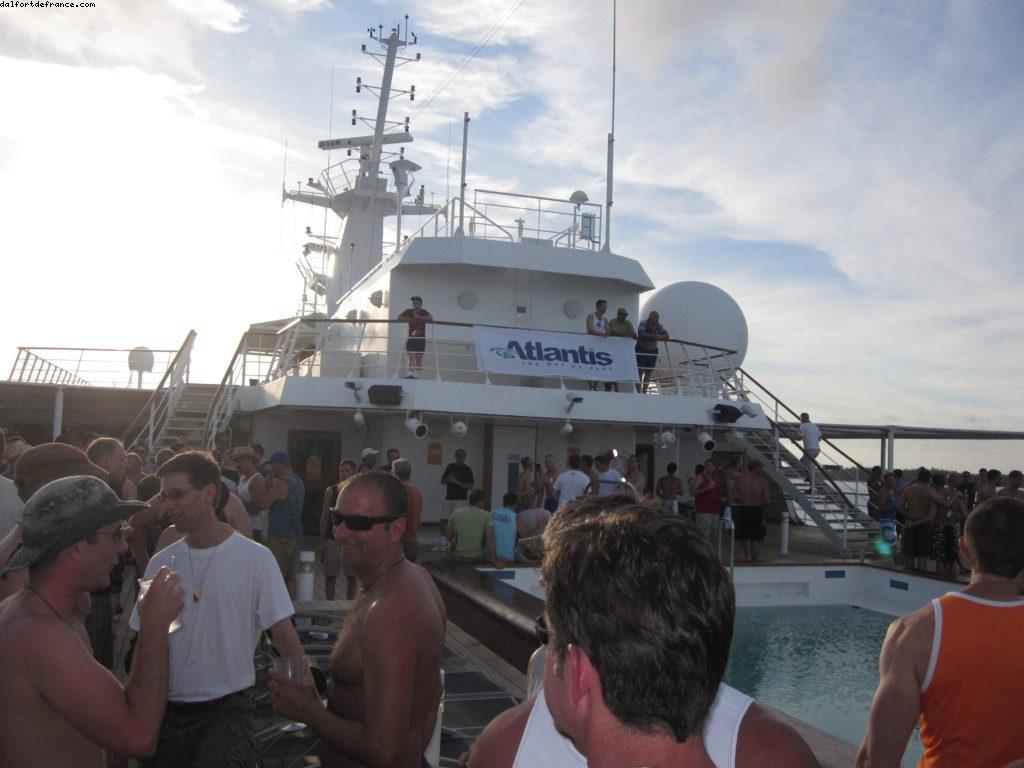 Dog Tag T Dance - Tahiti - Notre 33eme croisière Atlantis (à bord du Paul Gauguin)