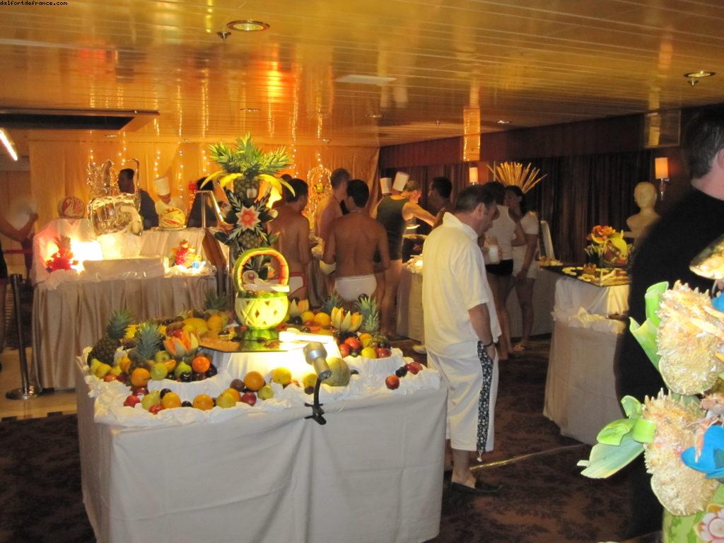 Underwear Party The first ever 100% gay French cruise (Bleu de France)