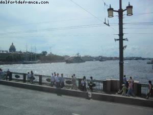 Parade de bateaux militaires - St Petersbourg - Notre 28eme croisière Atlantis (à bord de l'Eurodam)