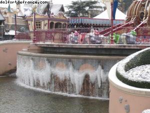 Disneyland Paris sous la neige