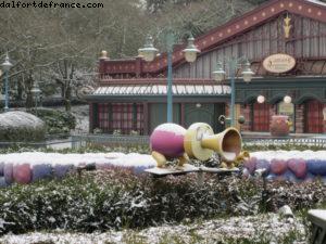 Disneyland Paris sous la neige
