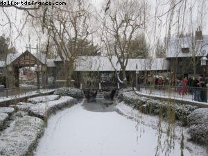 Disneyland Paris sous la neige