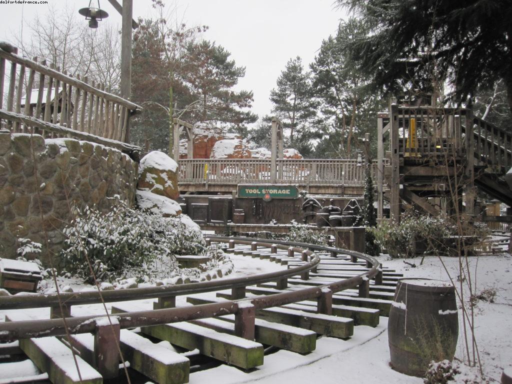 Disneyland Paris sous la neige