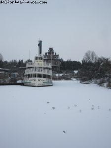 Disneyland Paris sous la neige