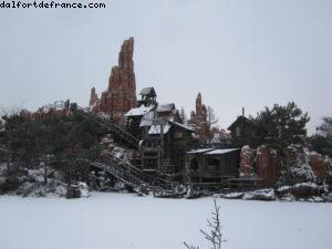 Disneyland Paris sous la neige