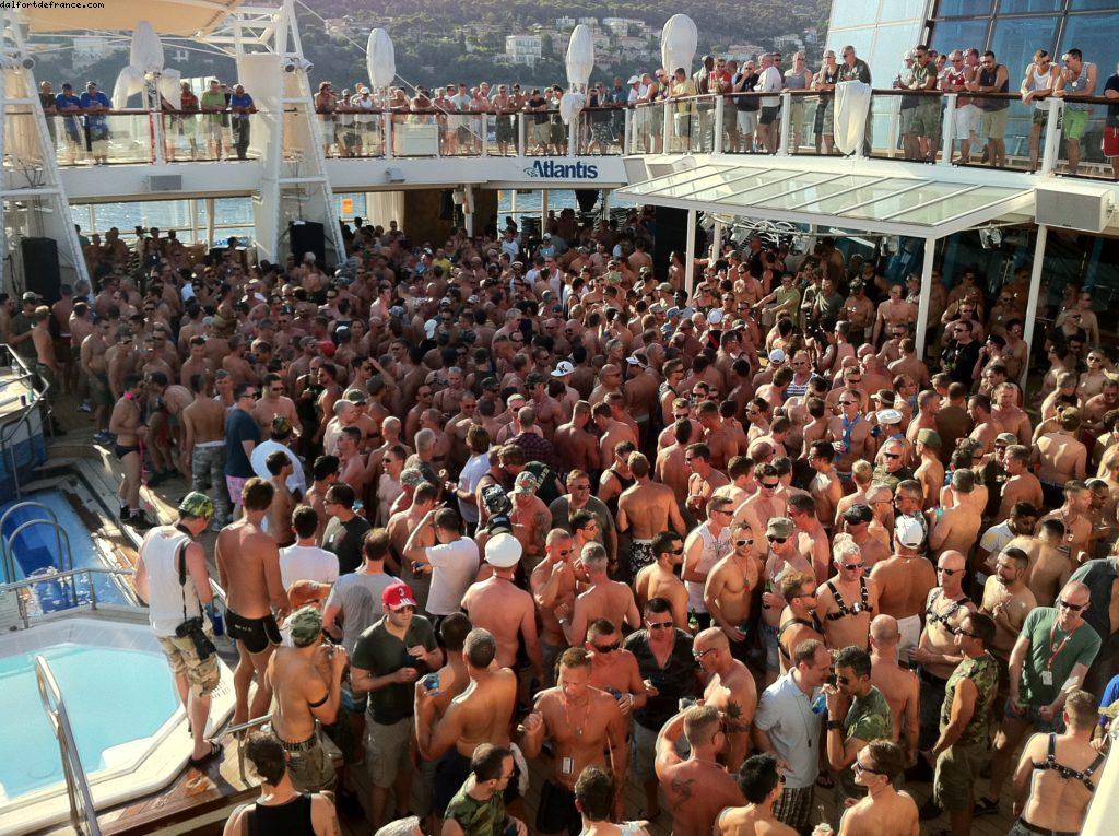 Dog Tag tea Dance - Notre 40eme croisière (à bord du Celebrity Silouhette)