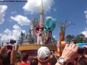 Gaydays @ Magic Kingdom - Tous en Rouge! - Walt Disney World