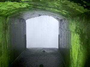 Derrière les chutes du Niagara