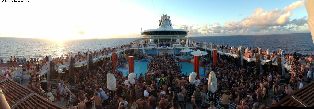 Dog Tag Tea Dance (Militaire) - Notre 44eme croisière Atlantis (à bord de l'Independance of the Seas)