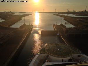 Passage de l'écluse entre le Canal et la mer - Amsterdam