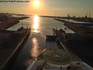 Passage de l'écluse entre le Canal et la mer - Amsterdam