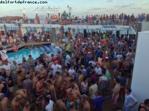Coucher de soleil - sailaway party - Ibiza - Notre 47eme croisière Atlantis (à bord du Celebrity Constellation) 