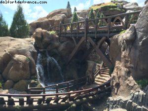 L'attraction 'Le train des Septs Nains' - Magic Kingdom - Walt Disney World