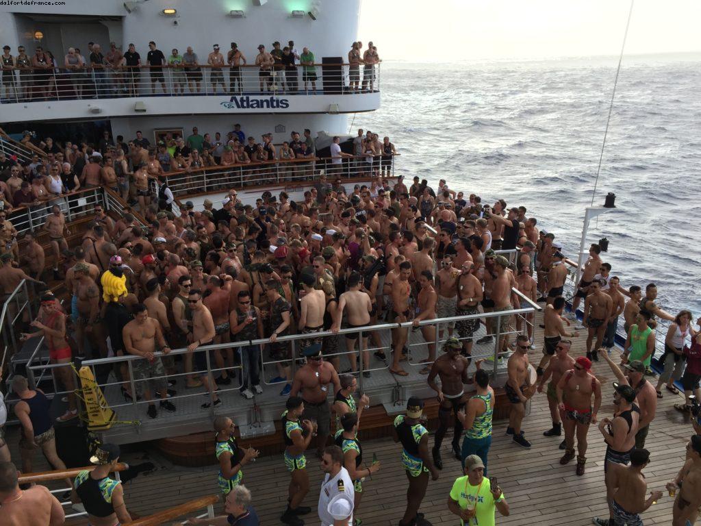 Dog Tag Tea Dance (Militaire) de la tempête Simon - Notre 51eme croisière Atlantis (à bord du Golden Princess)