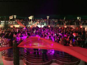 Disco Inferno - La Piscine - Notre 11eme croisière RSVP (à bord du Regal Princess)