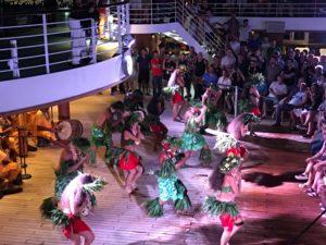 Danseurs traditionnels de Tahiti - Papeete - Notre 56eme croisière Atlantis (à bord de l'Oceania Marina)