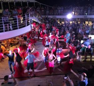 Danseurs traditionnels de Tahiti - Papeete - Notre 56eme croisière Atlantis (à bord de l'Oceania Marina)