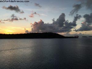 Magnifique coucher de soleil sur Bora Bora (Vue du bateau)