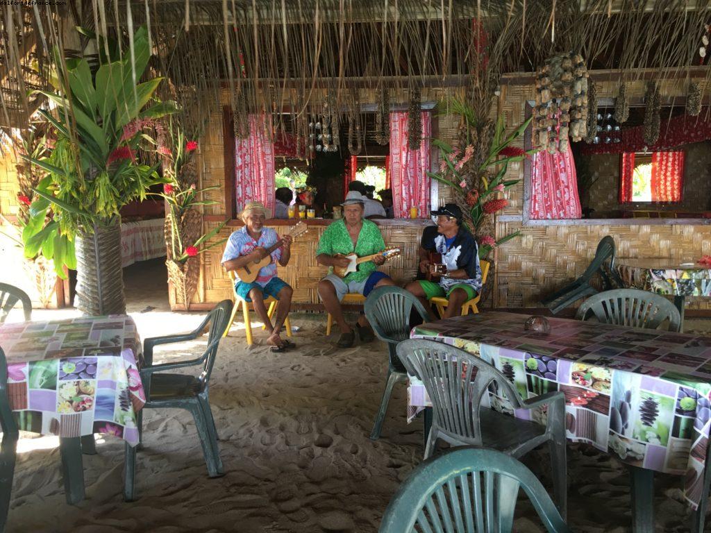 Chez Tara - Conduite autour de Huahine - Notre 56eme croisière Atlantis (à bord de l'Oceania Marina)