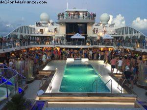 Classic Disco tea Dance - Huahine - Notre 56eme croisière Atlantis (à bord de l'Oceania Marina)