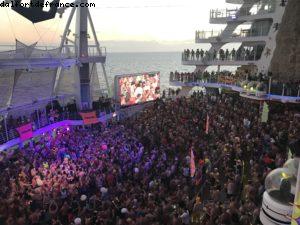 Classic Disco Tea Dance - Aquatheater Suite #8730 - Notre 61eme croisière Atlantis (à bord de l'Allure of the Seas)