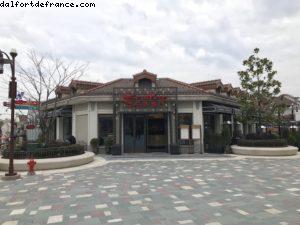 Disneytown - Shanghai Disneyland