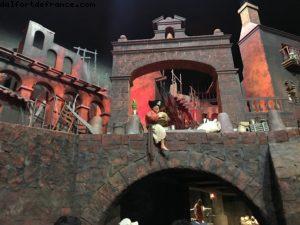 Coincé puis finalement évacué dans 'Les Pirates des Caraïbes' - Magic Kingdom - Walt Disney World