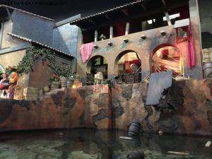 Coincé puis finalement évacué dans 'Les Pirates des Caraïbes' - Magic Kingdom - Walt Disney World