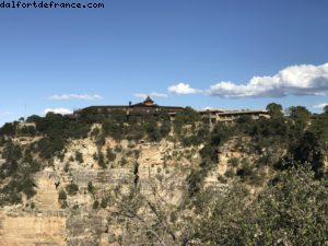 Yeah! Arriving back to the Hôtel - Randonnée sur la piste 'Bright Angel Trail' - Rive Sud - Grand Canyon Village