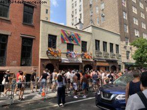Stonewall Inn - C'est là où tout à commencé! Christopher Street - 50eme anniversaire des émeutes de Stonewall - Ville de New York 