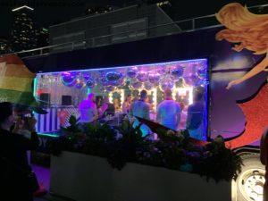 Atlantis et Virgin Voyage Bus - 50eme anniversaire des émeutes de Stonewall - Ville de New York 