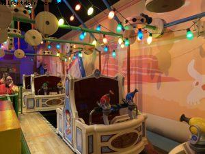 Premier jour de l'attraction 'Rises of the Resistance!' En attendant notre tour, on profites des autres attractions (pas d'attente!) Galaxy Edge - Dis