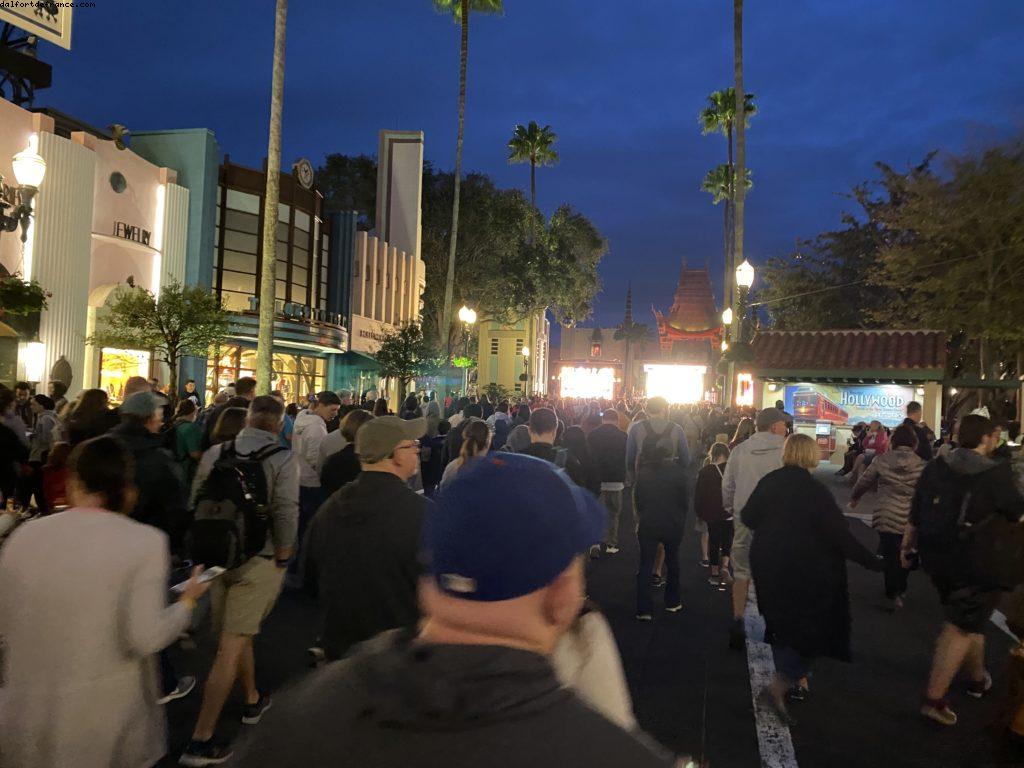 On attend 7:00 précises pour pouvoir réserver Rise of the resistance- Hollywood Studios - Walt Disney World