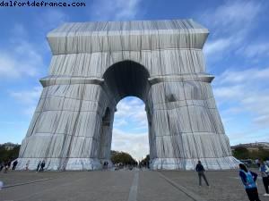 Arc de triomphe wrapped by Christo - Paris, France