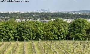 Vue sur La Defense - Chateau de St Germain en Laye, France