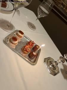 Nous fêtons le 26eme anniversaire de notre couple - L Ambroisie - Paris,France