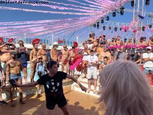 Concours Lancer de sacs à main - La Demence cruise - Regal Princess 