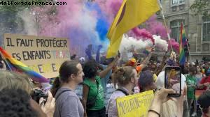 La Marche des fiertés de Paris vient juste de partir 